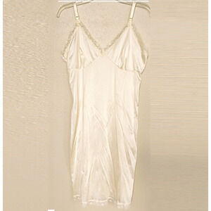 DuPont Antron III Nylon Full Slip ~ Size S